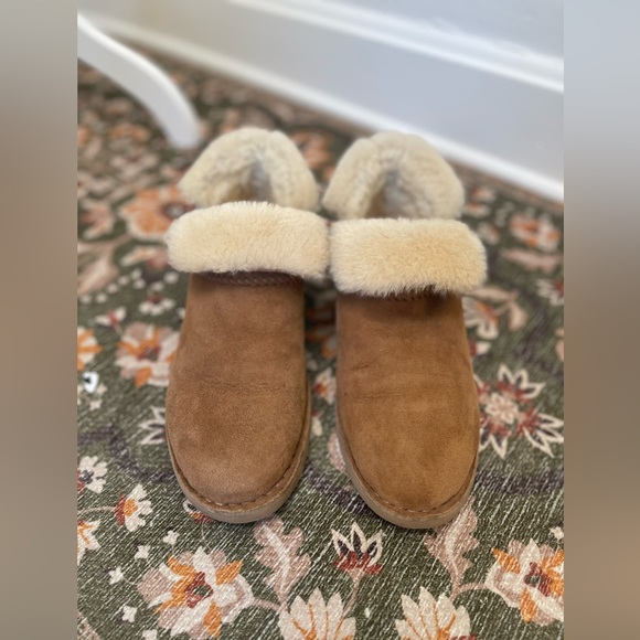 UGG McKay Classic Ankle Bootie in Chestnut Size 9.5 - Picture 7 of 9